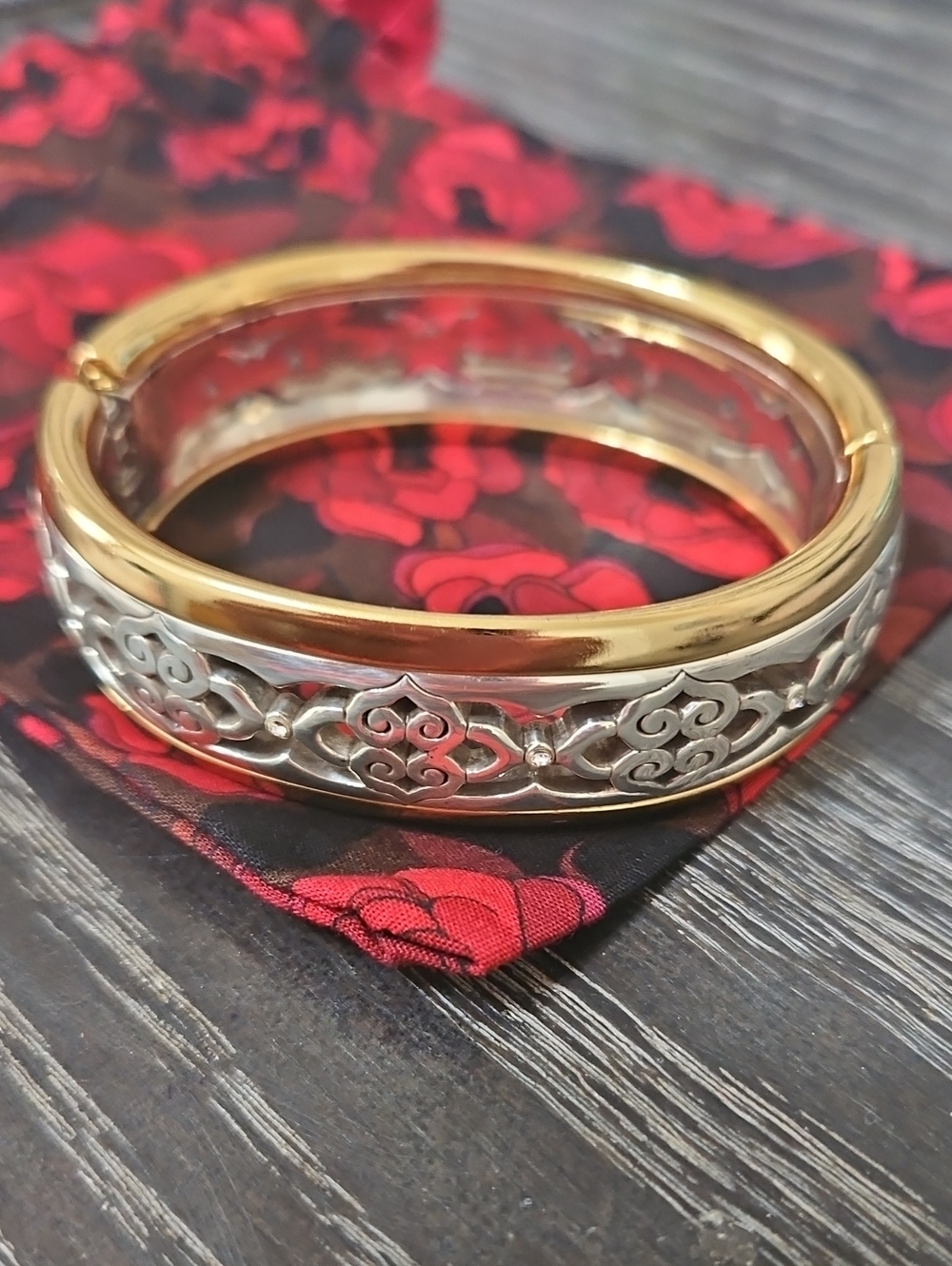 Brighton Intrique Medium Hinged Bangle